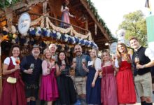 Charlotte-Gräfin-v.-Oeynhausen,-Oliver-Rauh,-Barbara Osthoff, Alexander Freiherr v. Cramm, Miriam Blume, Samir Abou-Suede, Lea Hubauer, Lisa Rembeck, Marie Gräfin v. Lösch und Ihr Cousin Felix Jadrnicek