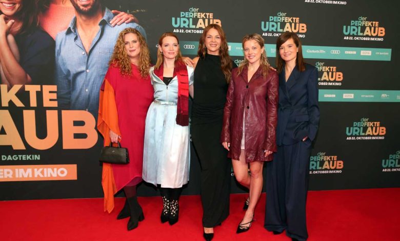 Diana Amft, Karoline Herfurth, Jessica Schwarz, Jella Haase und Producer Lena Schömann bei der Premiere von "Der Perfekte Urlaub" im Mathäser Filmpalast am 19.10.2026 in München (©Foto: Gisela Schober/Getty Images für Constantin Film)