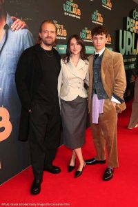 David Korbmann, Emily Kusche und Paul Ahrens bei der Premiere von "Der Perfekte Urlaub" im Mathäser Filmpalast am 19.10.2026 in München (©Foto: Gisela Schober/Getty Images für Constantin Film)