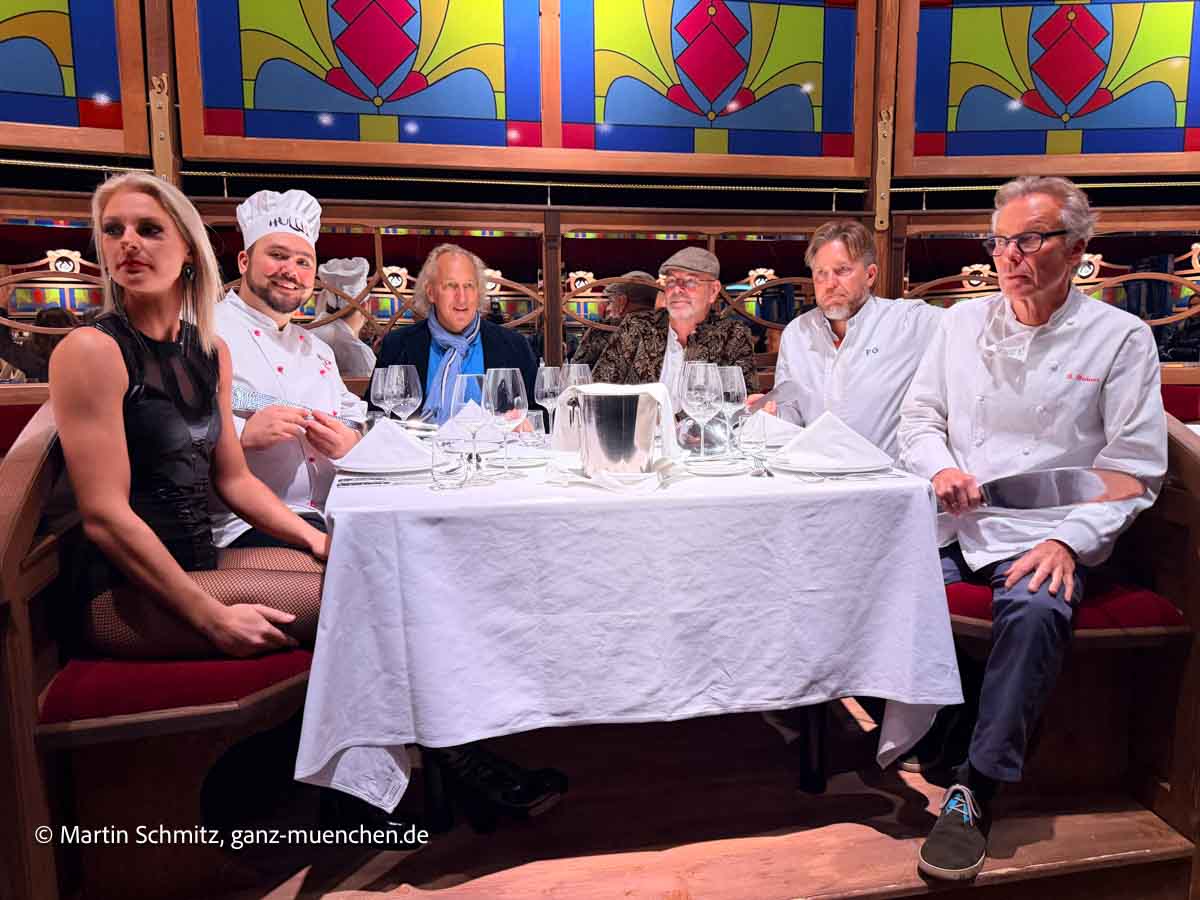 HULLIS 2026/27 im Spiegelzelt an der Motorworld (©Foto: Martin Schmitz)