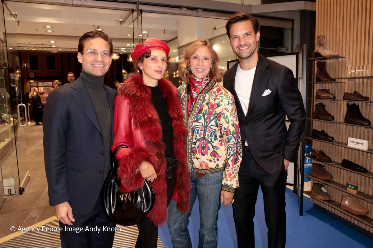 Gregor Tretter, Carin C. Tietze mit Tochter Lilly, Luca Tretter: TRETTER Style in Motion Night und Opening des Fashion Floor im Tretter Stammhaus in München am 22.10.2026 ©Foto: Agency People Image Andy Knoth